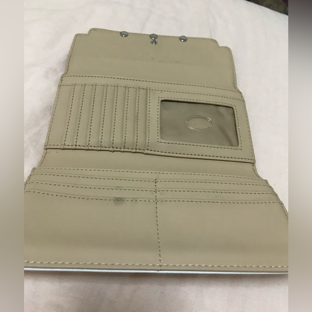 Guess Wallet Gray and White - Picture 5 of 12